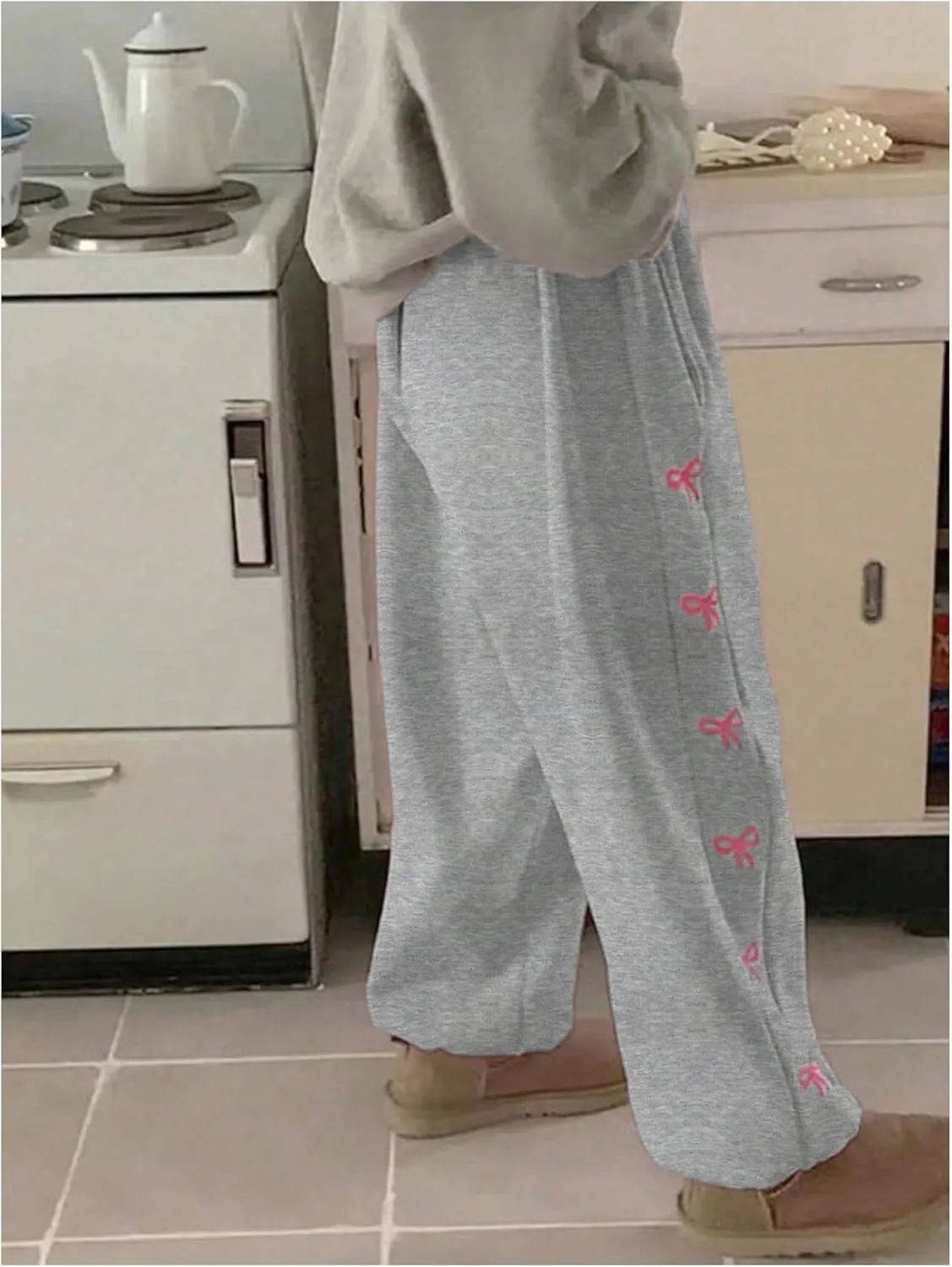 MakeMeChic Women's Bow Print Elastic Waist Drawstring Sweatpants Pocket Baggy Y2K Jogger Pants